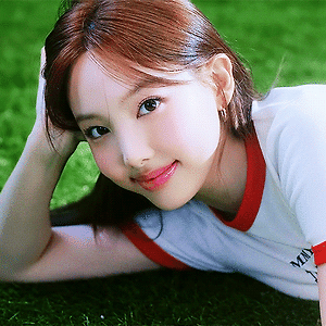 TOMMY JEANS 2024 S/S 나연 움짤 - 1p