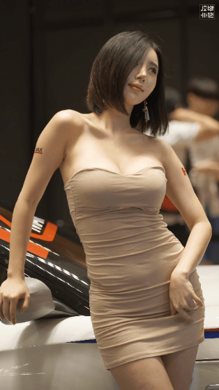 용모단정한 레이싱걸.gif 