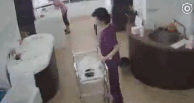 99CC32475B4E129C0A7D73