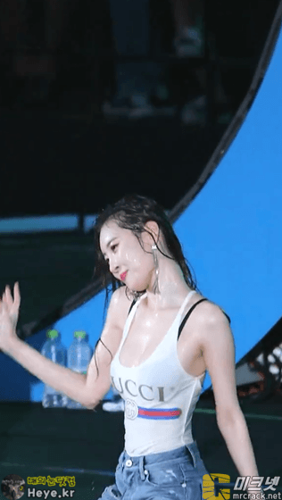 두고두고 회자될 선미 레전드 공연.JPGIF