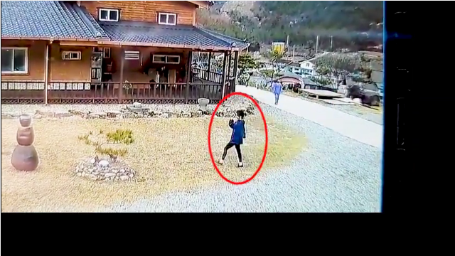 990FEA355E7E36D80BBD33