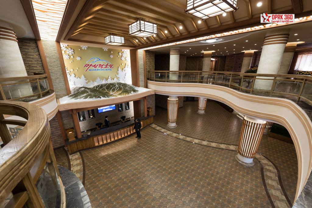 990BB9385B0AB24733C1D0