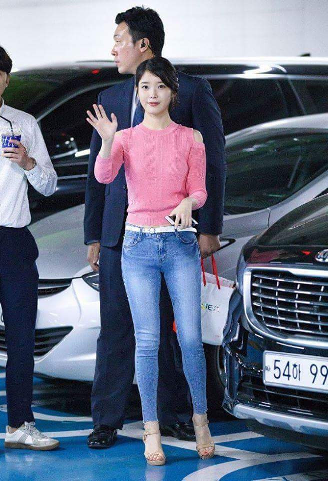 6년째 아이유의 뒤를 지키고있는 경호원 | 인스티즈