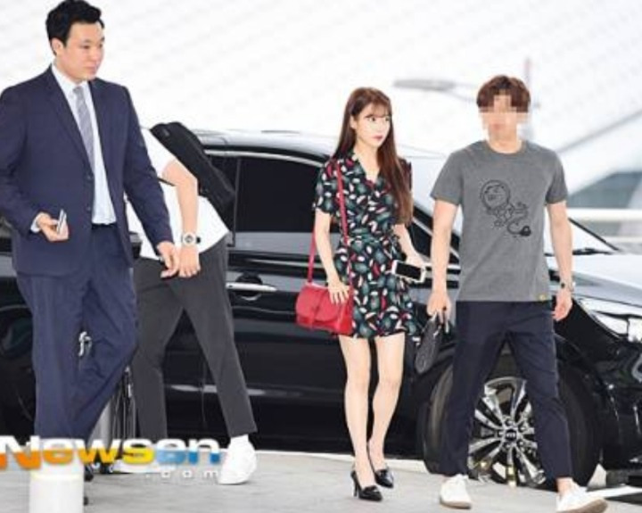 6년째 아이유의 뒤를 지키고있는 경호원 | 인스티즈