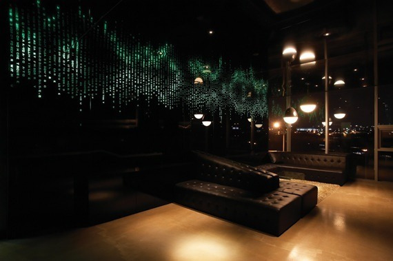 서로의 소속사에 방문하면 눈이 피로할것 같은 SM과 YG | 인스티즈