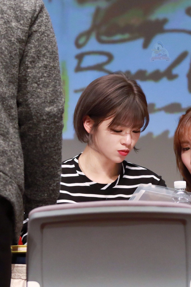 Imagini pentru Jungyeon