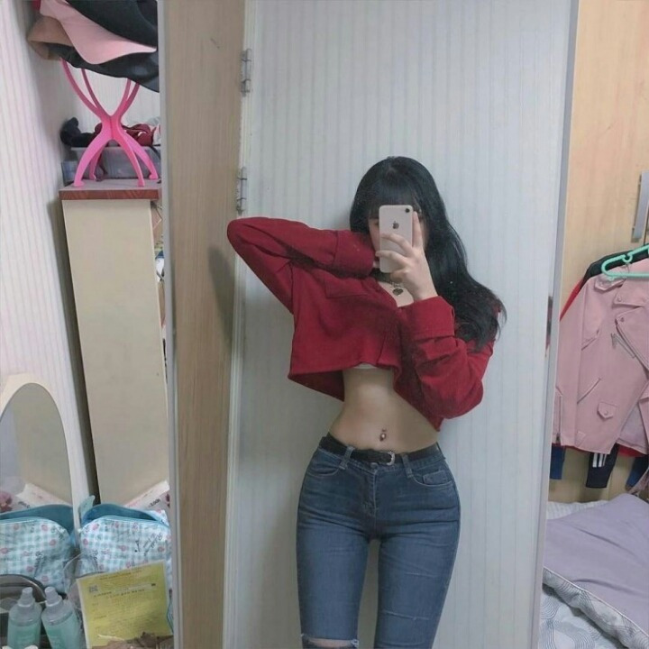 몸매자랑 셀카녀.jpg