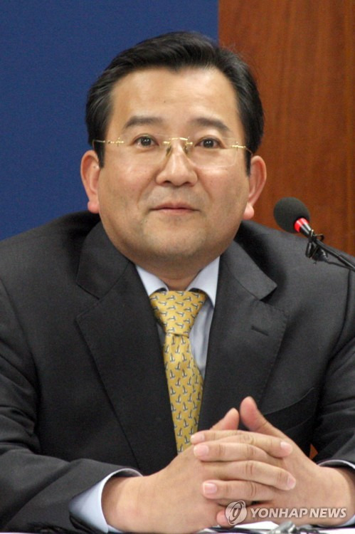 ëŒ€ê²€, ê¹€í•™ì˜ ì „ ì°¨ê´€ ë‚´ì¼ ê³µê°œì†Œí™˜ (ì„œìš¸=ì—°í•©ë‰´ìŠ¤) 'ê¹€í•™ì˜ ì „ ë²•ë¬´ë¶€ ì°¨ê´€ ì„±ì ‘ëŒ€ ì˜í˜¹' ì‚¬ê±´ì„ ìž¬ì¡°ì‚¬ ì¤‘ì¸ ëŒ€ê²€ì°°ì²­ ì§„ìƒì¡°ì‚¬ë‹¨ì´ ì˜í˜¹ ë‹¹ì‚¬ìžì¸ ê¹€ ì „ ì°¨ê´€ì„ ì§€ë‚œ 15ì¼ ì˜¤í›„ ê³µê°œ ì†Œí™˜í•´ ì¡°ì‚¬í•œë‹¤.       ì§„ìƒì¡°ì‚¬ë‹¨ì€ ì§€ë‚œí•´ 4ì›” ê²€ì°°ê³¼ê±°ì‚¬ìœ„ì›íšŒì˜ ê¶Œê³ ì— ë”°ë¼ 2013ë…„ ì‹¤ì‹œëœ ì´ ì‚¬ê±´ê³¼ ê´€ë ¨ëœ ê²½ì°°, ê²€ì°° ìˆ˜ì‚¬ ê³¼ì •ì—ì„œ ë¶€ì‹¤ìˆ˜ì‚¬í•œ ì •í™©ì´ ì—†ì—ˆëŠ”ì§€ ë“±ì„ ì¡°ì‚¬í•˜ê³  ìžˆë‹¤. [ì—°í•©ë‰´ìŠ¤ ìžë£Œì‚¬ì§„] photo@yna.co.kr