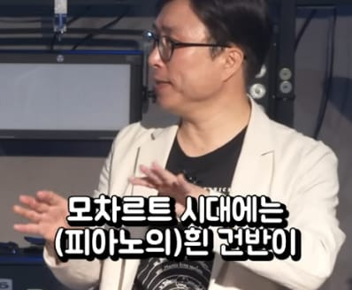 처음엔 오히려 환경을 보호하기 위해 만들어졌던 플라스틱