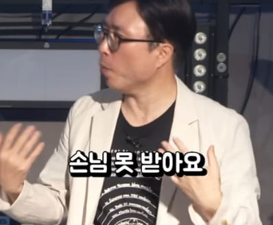 처음엔 오히려 환경을 보호하기 위해 만들어졌던 플라스틱