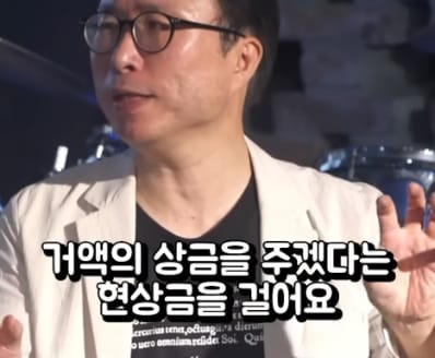 처음엔 오히려 환경을 보호하기 위해 만들어졌던 플라스틱