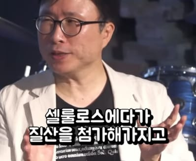 처음엔 오히려 환경을 보호하기 위해 만들어졌던 플라스틱