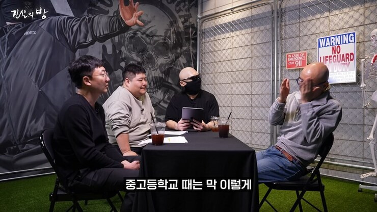 홍석천 사실 여자도 좋아하는데 컨셉아닐까?.jpg