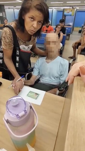 죽은 삼촌을 은행에 데려가 대출받으려 한 사건