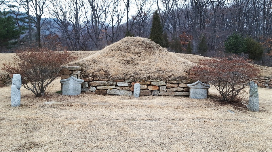 후손이 독고다이로 700년전 조상 무덤을 찾은 방법 ㄷㄷㄷ..JPG