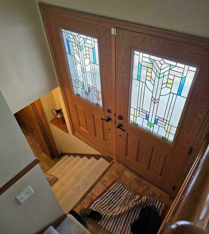 죽음의 현관문...