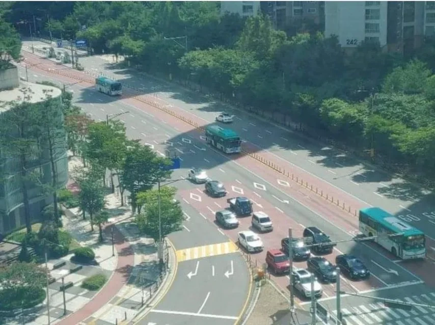 승객을 배려한 버스기사의 센스.