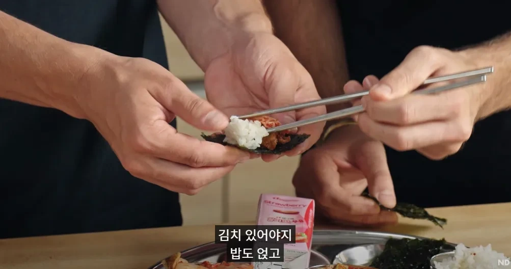 조회수 500만회 넘게 찍은 해외 대형 유튜버의 한국 급식