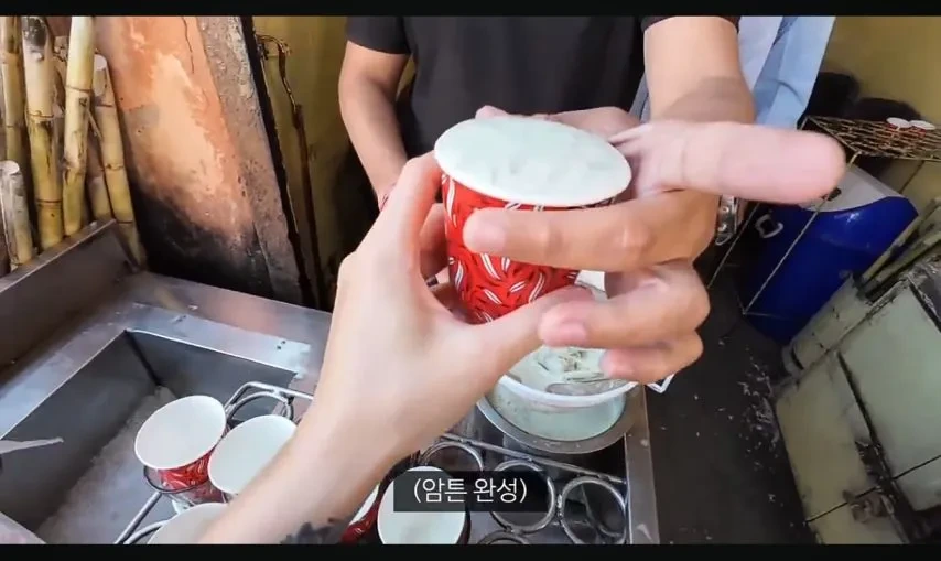 여행 유튜버 누나의 인도 길거리 음식 체험