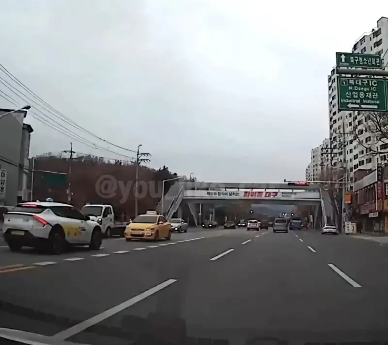 튜토리얼 중에 만난 끝판왕.jpg