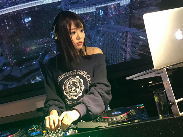 해서 끼부리는 DJ.jpgif 