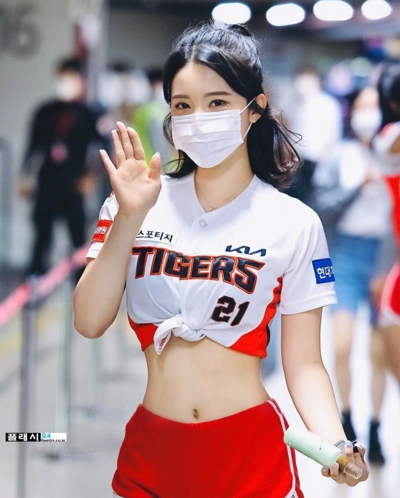 0002eaeafdab5f6821f4fc5a88a827101308434c