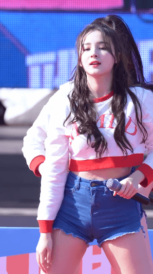 [연예] [움짤]         여돌 직캠 왕중왕전. -  와이드섬