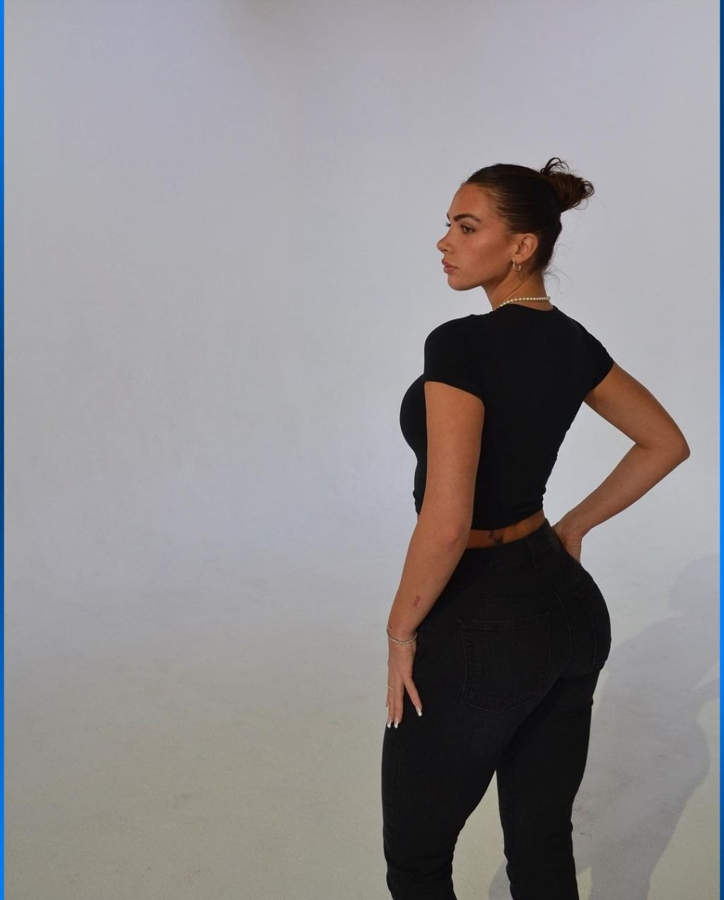 여전사 느낌의 육덕미녀 Gianna Jade 170cm.jpg