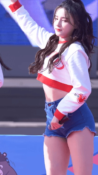 [연예] [움짤]         여돌 직캠 왕중왕전. -  와이드섬