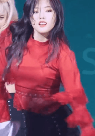 [연예] [움짤]             은근히 슬렌더인 이달의 소녀 올리비아 혜.if -  와이드섬