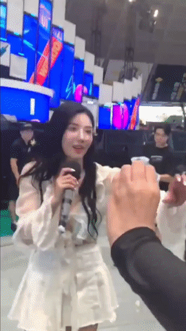 권은비 워터밤 단 한장 