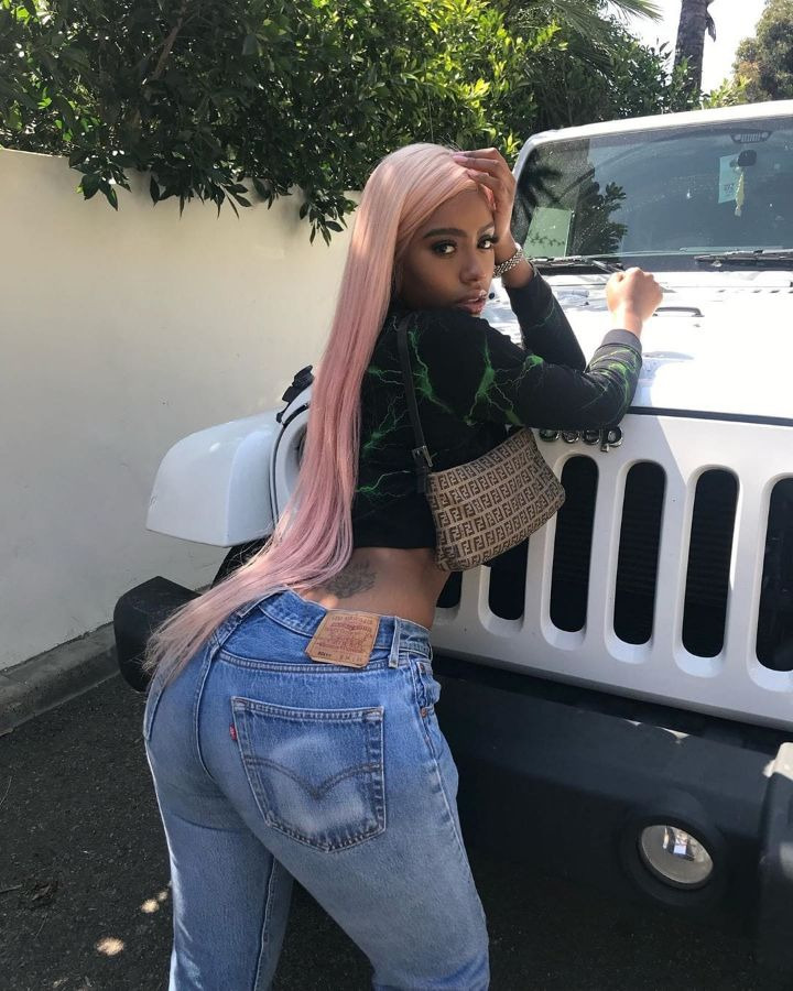 육덕이 넘치는 장신의 흑인미녀 Raven Tracy.jpg