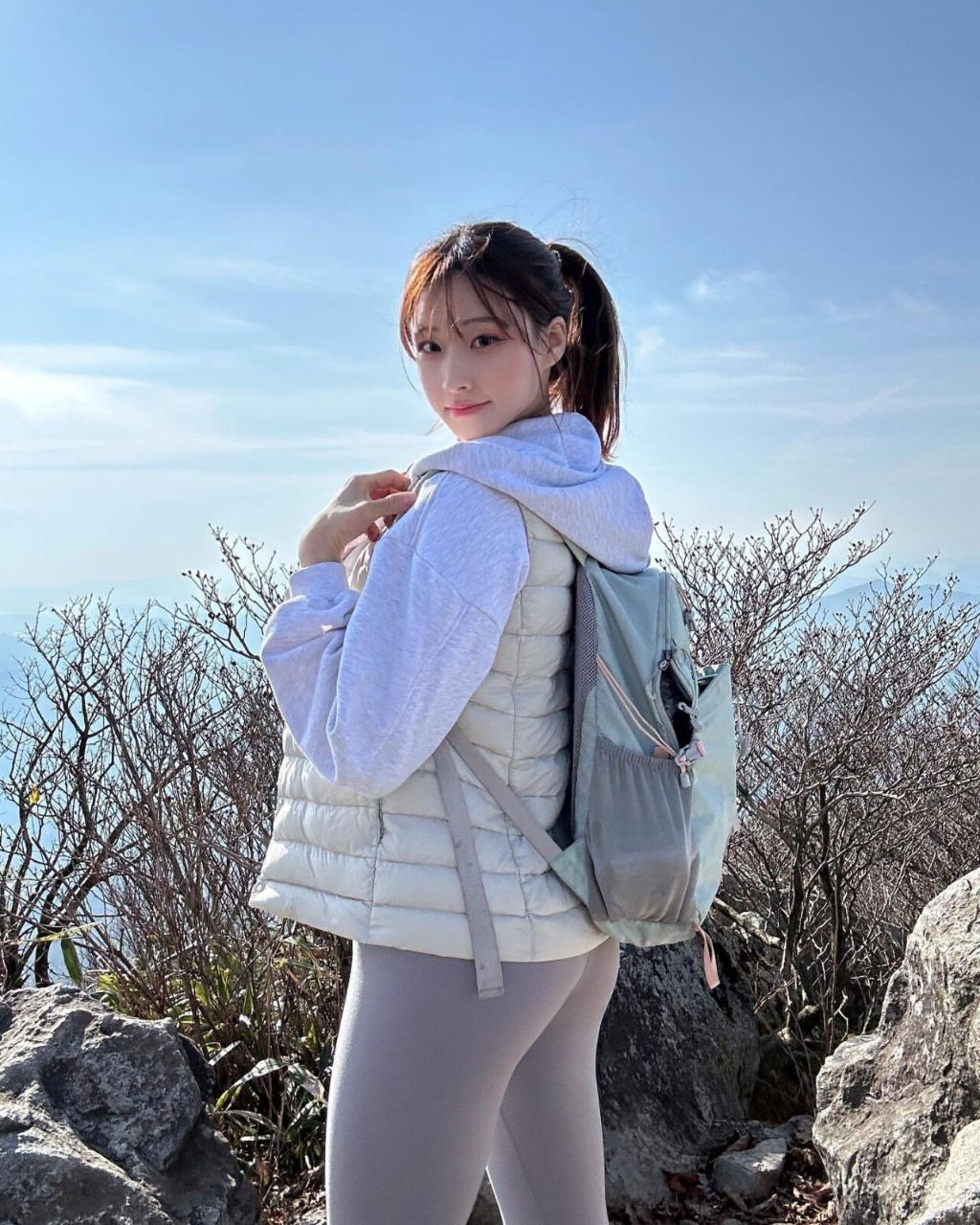 79bb0bfacd53afd3a3f457ed58d5cce1da08f325