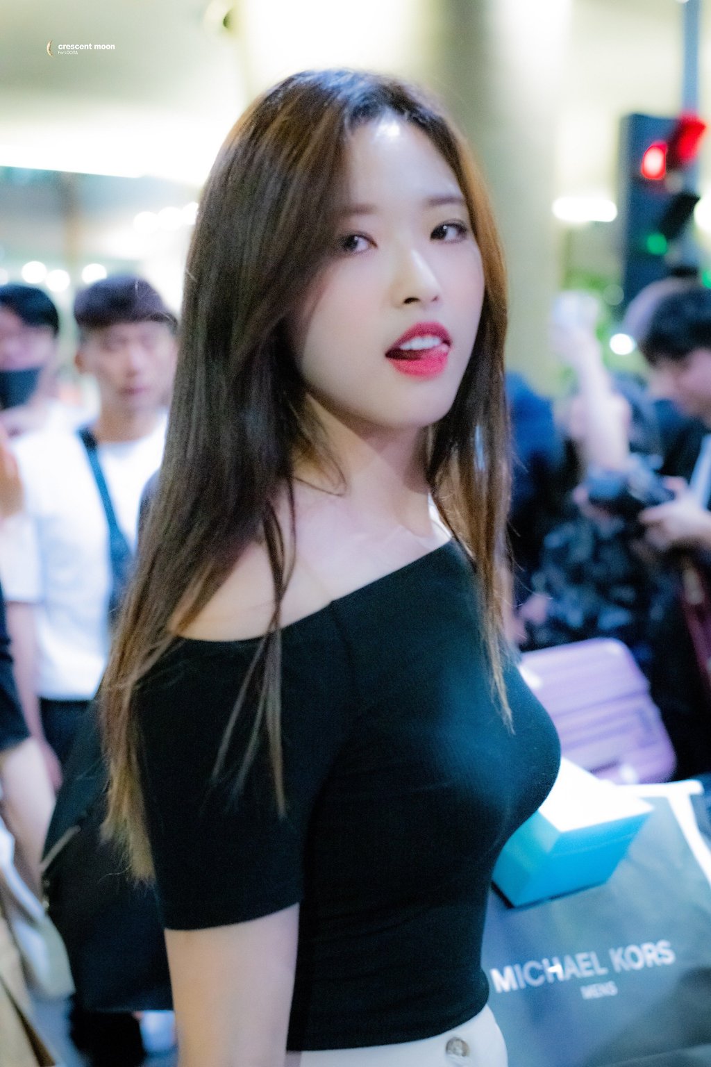[연예] [움짤]             은근히 슬렌더인 이달의 소녀 올리비아 혜.if -  와이드섬