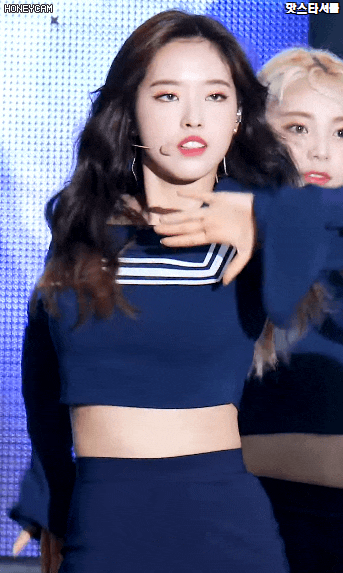 [연예] [움짤]             은근히 슬렌더인 이달의 소녀 올리비아 혜.if -  와이드섬