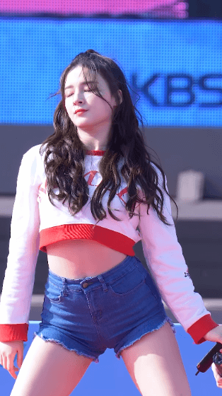 [연예] [움짤]         여돌 직캠 왕중왕전. -  와이드섬
