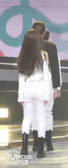[연예] [움짤]         둘이 동갑인게 믿기지 않는 걸그룹 맴버. -  와이드섬