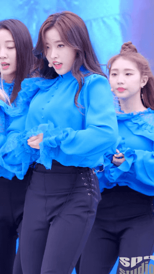 [연예] [움짤]             은근히 슬렌더인 이달의 소녀 올리비아 혜.if -  와이드섬