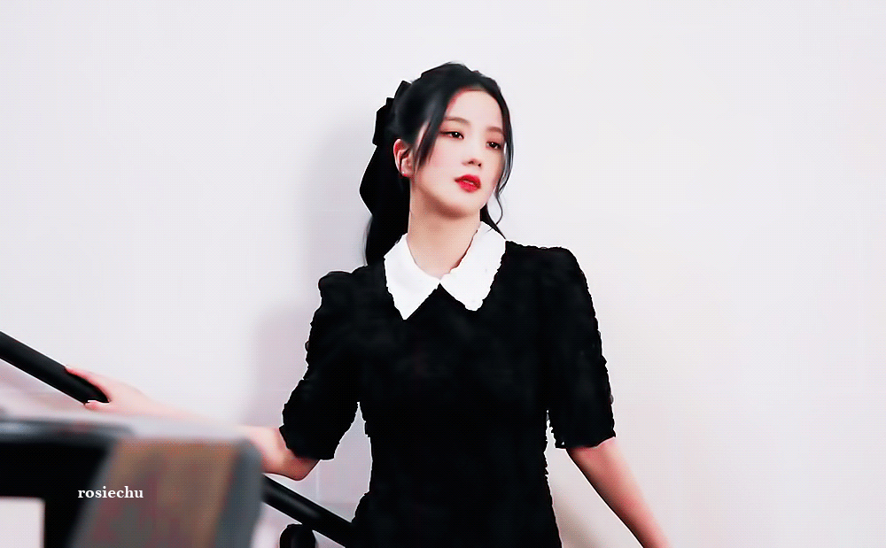 [연예] [움짤]         비쥬얼 ㅁㅊ 블랙핑크 지수 2. -  와이드섬