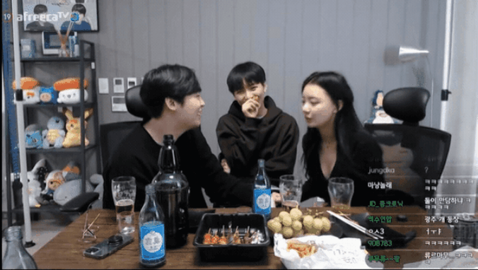 302947c4bdd7718660fb4bfc1b19abf25e4824d4