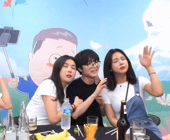 트랜스젠더들이랑 합방하는 오뀨 gif