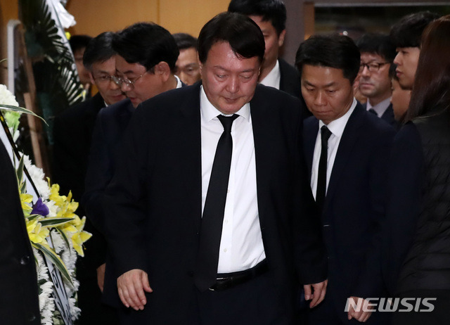 [����=���ý�] �̿�ȯ ���� = ������ ���������� ���� 2�� ���� ���� ���ʱ� ���Ｚ����ʽ��忡 ���õ� �� û�ʹ� �����񼭰��� Ư�������� ��� ����������� ��Ҹ� ã�� ������ ��ģ �� �̵��ϰ� �ִ�. 2019.12.02.20hwan@newsis.com