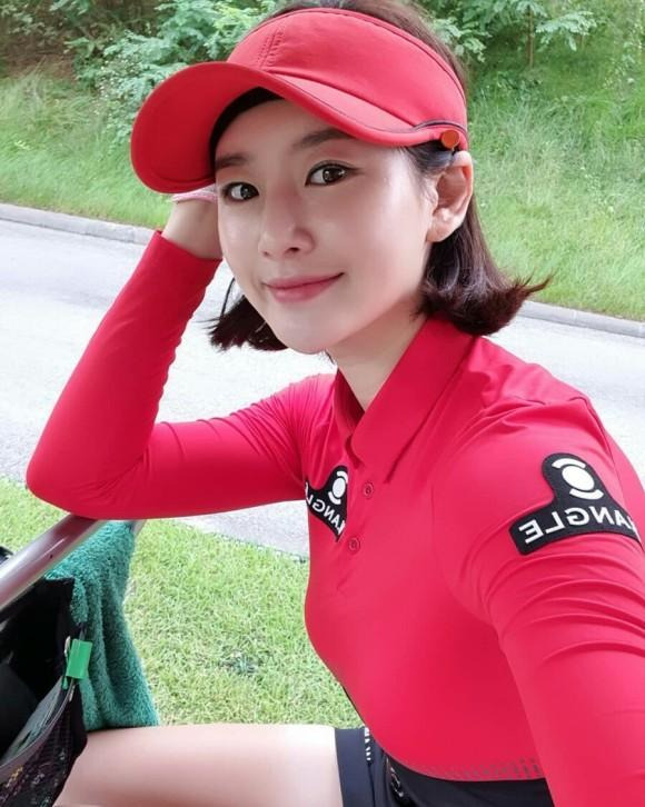 프로골퍼 김아연