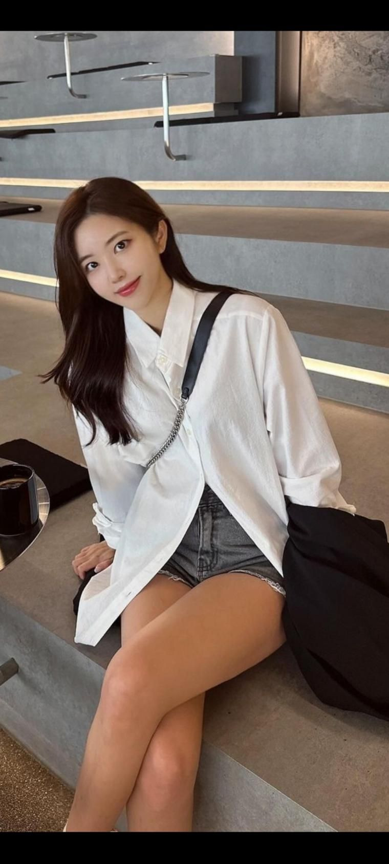 연이