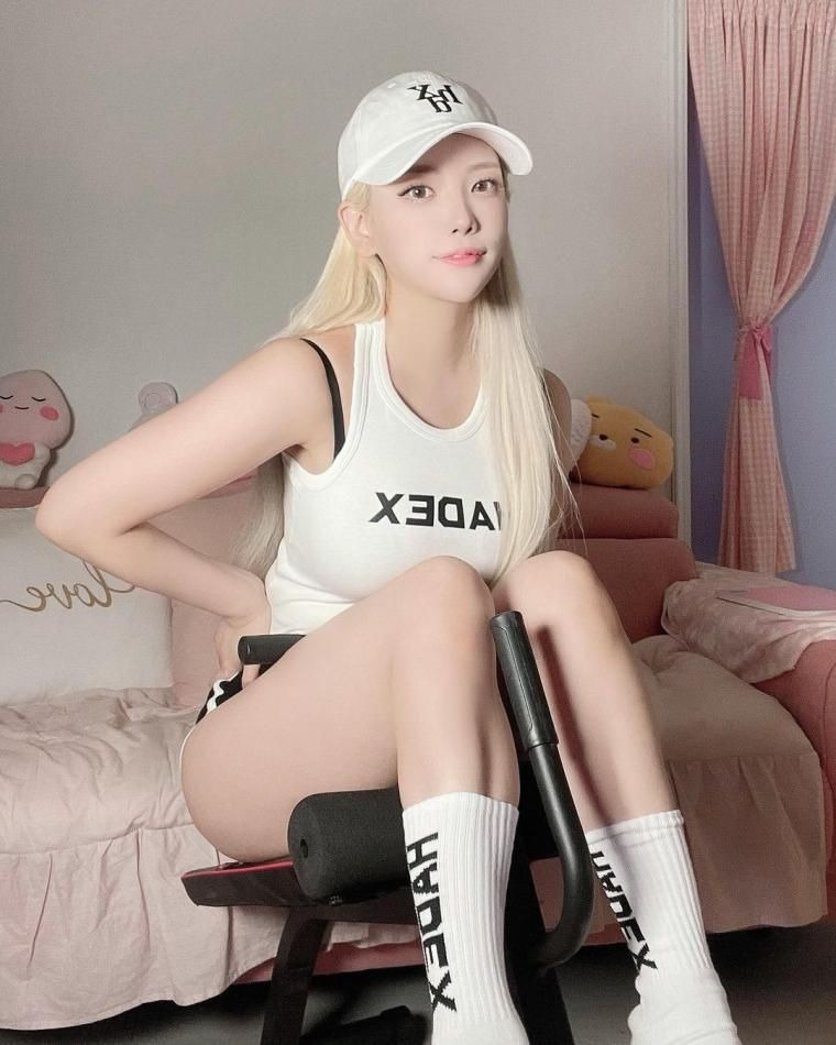 운동 좋아하는 bj 퀸다미 민소매 돌핀팬츠