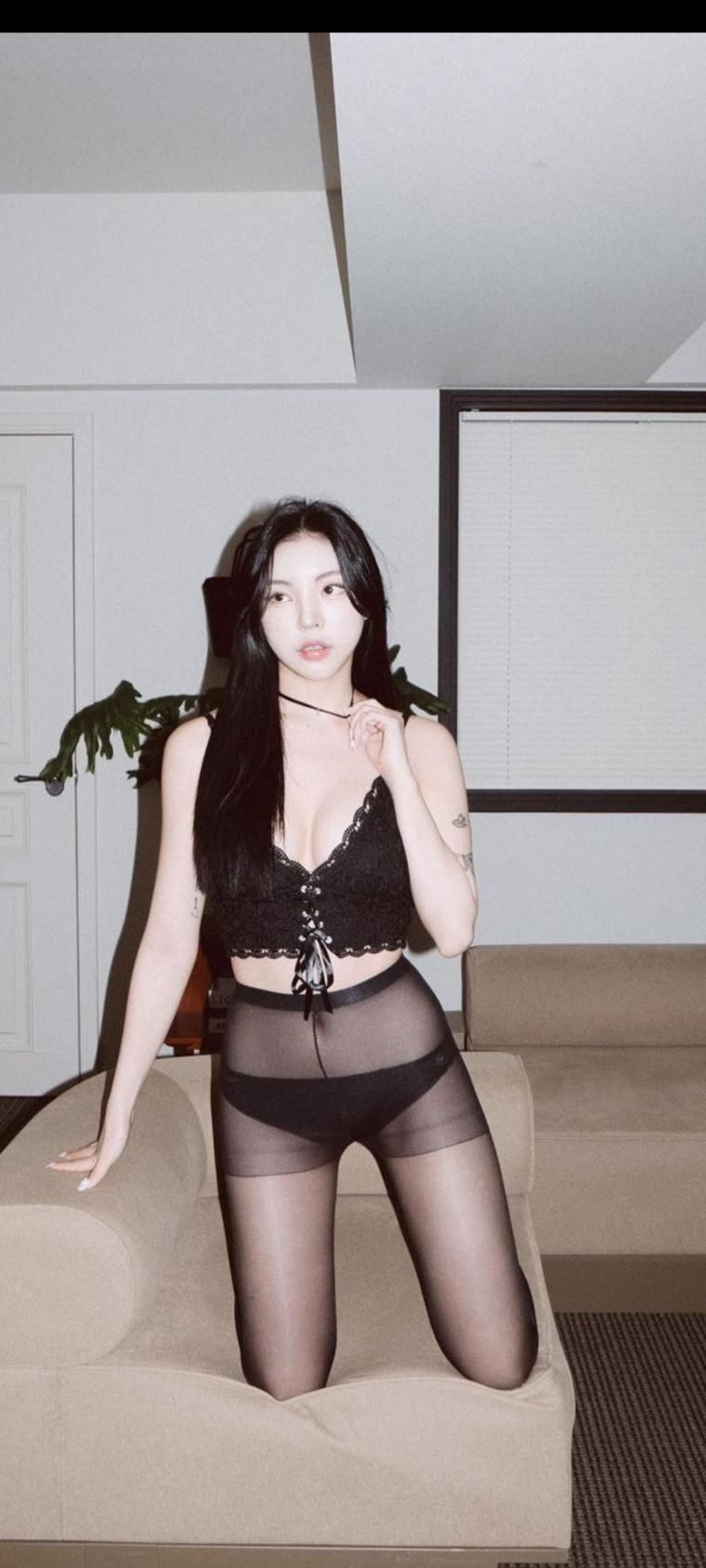 스타킹 자랑하는 녀