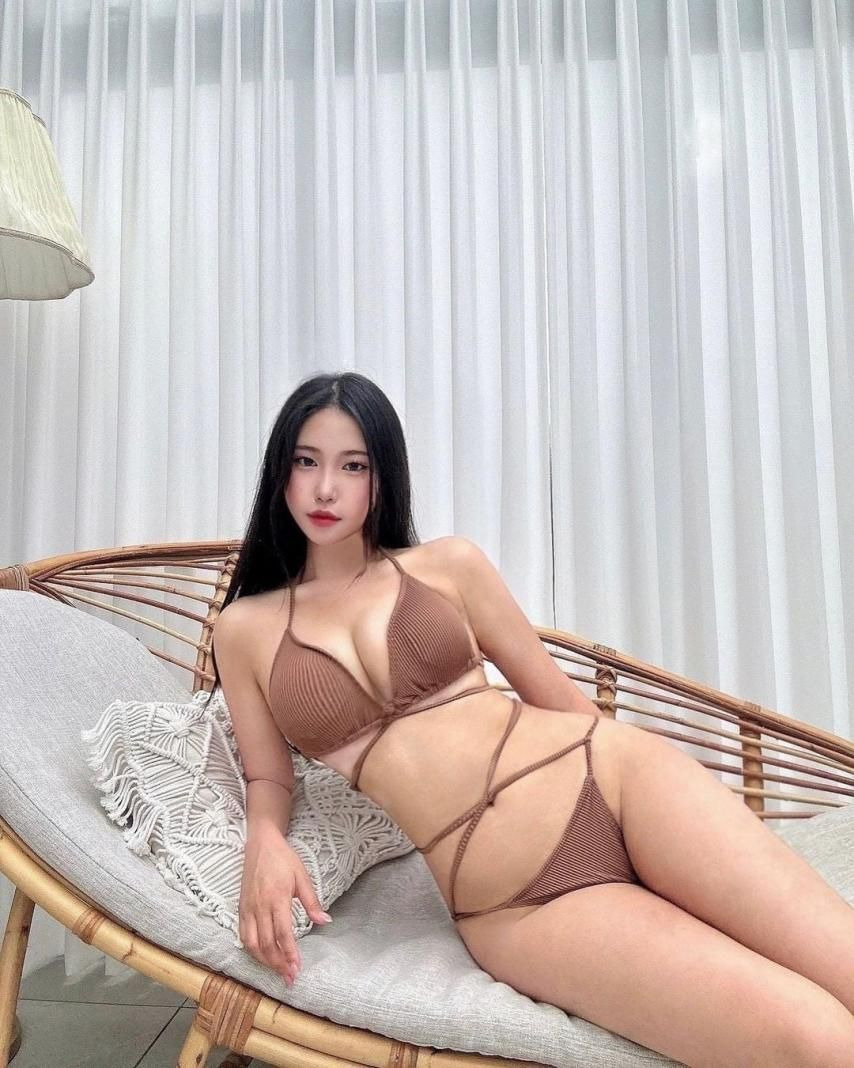 비키니 처자 @j_sbeee.jpg