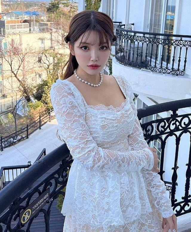 모델 차유진 시스루 화이트 레이스