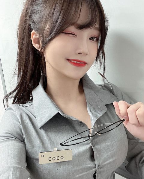 오피스룩 코코 검스에 가터벨트