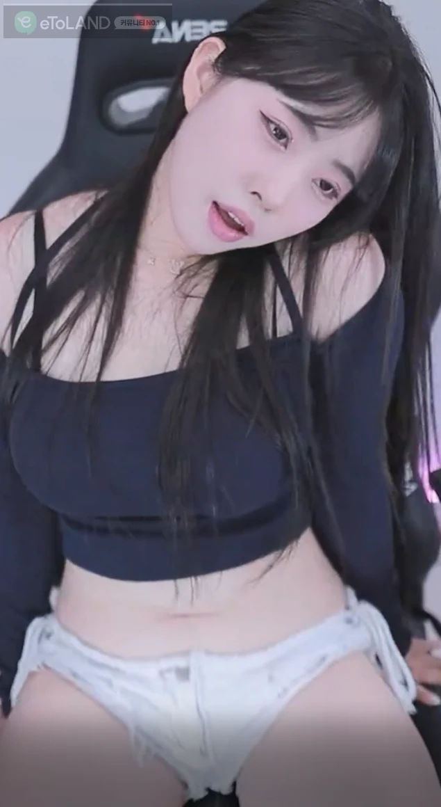박히메]ㅇㅎ  살짝 페페닮음.gif